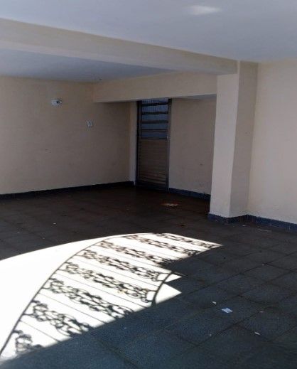 Casa para alugar com 3 quartos, 250m² - Foto 2