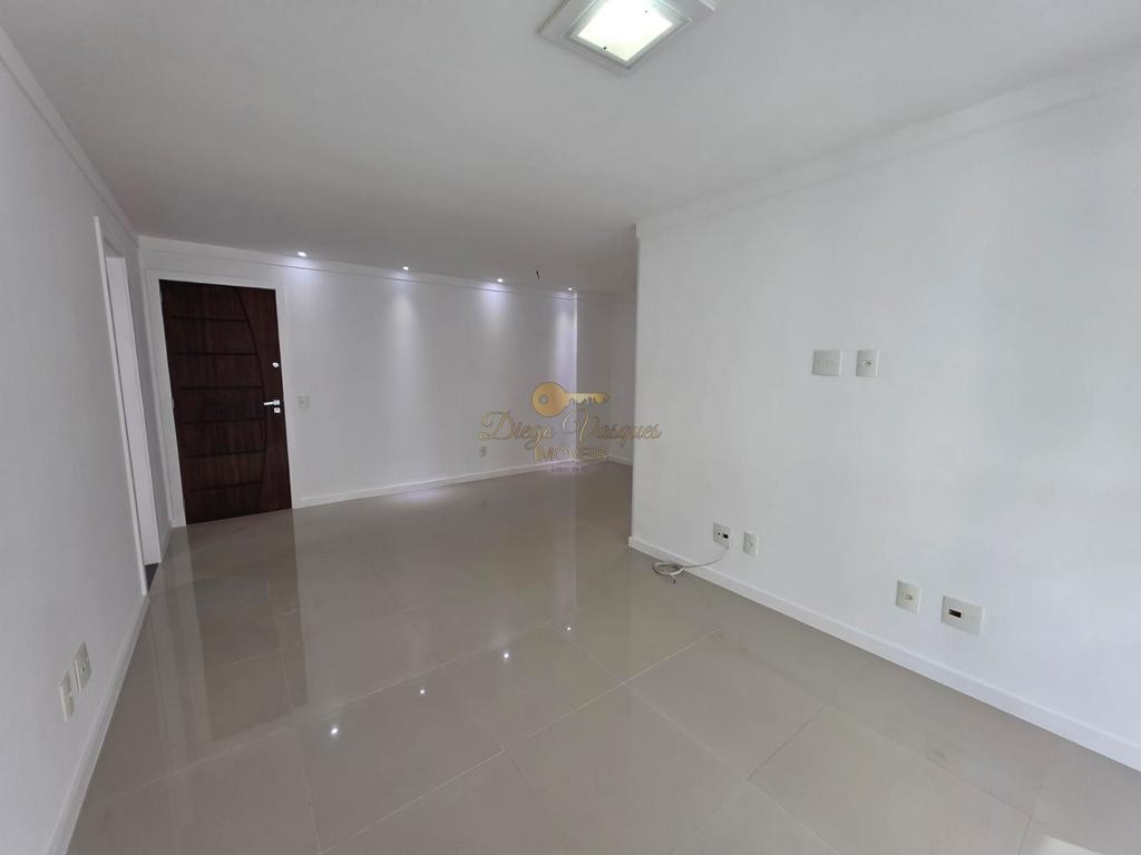 Apartamento à venda com 3 quartos, 106m² - Foto 1
