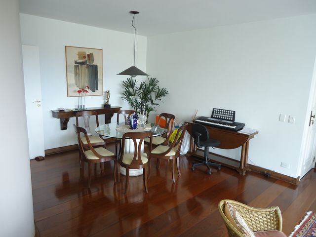 Apartamento à venda com 3 quartos, 165m² - Foto 2