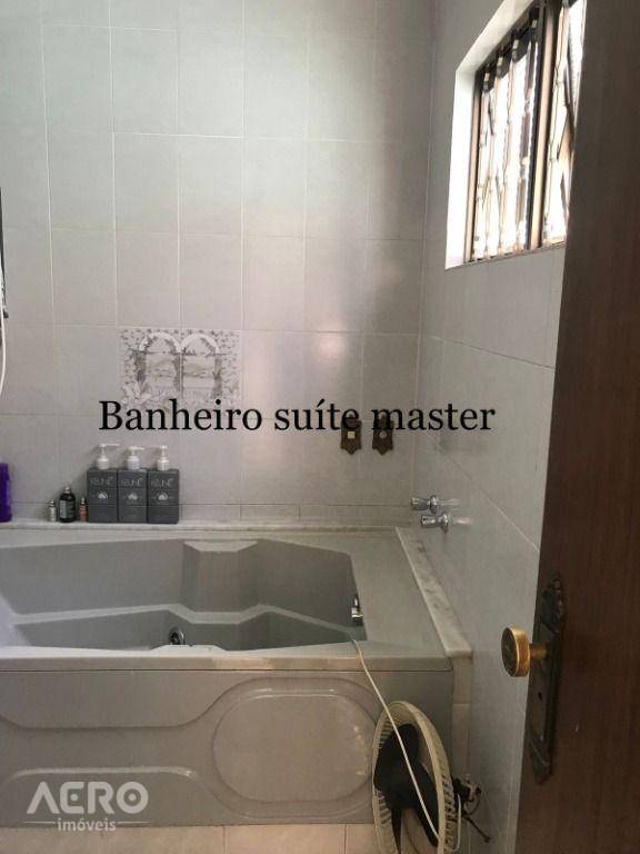 Casa à venda com 3 quartos, 200m² - Foto 12