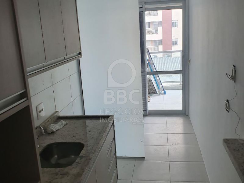 Apartamento para alugar com 2 quartos, 75m² - Foto 3