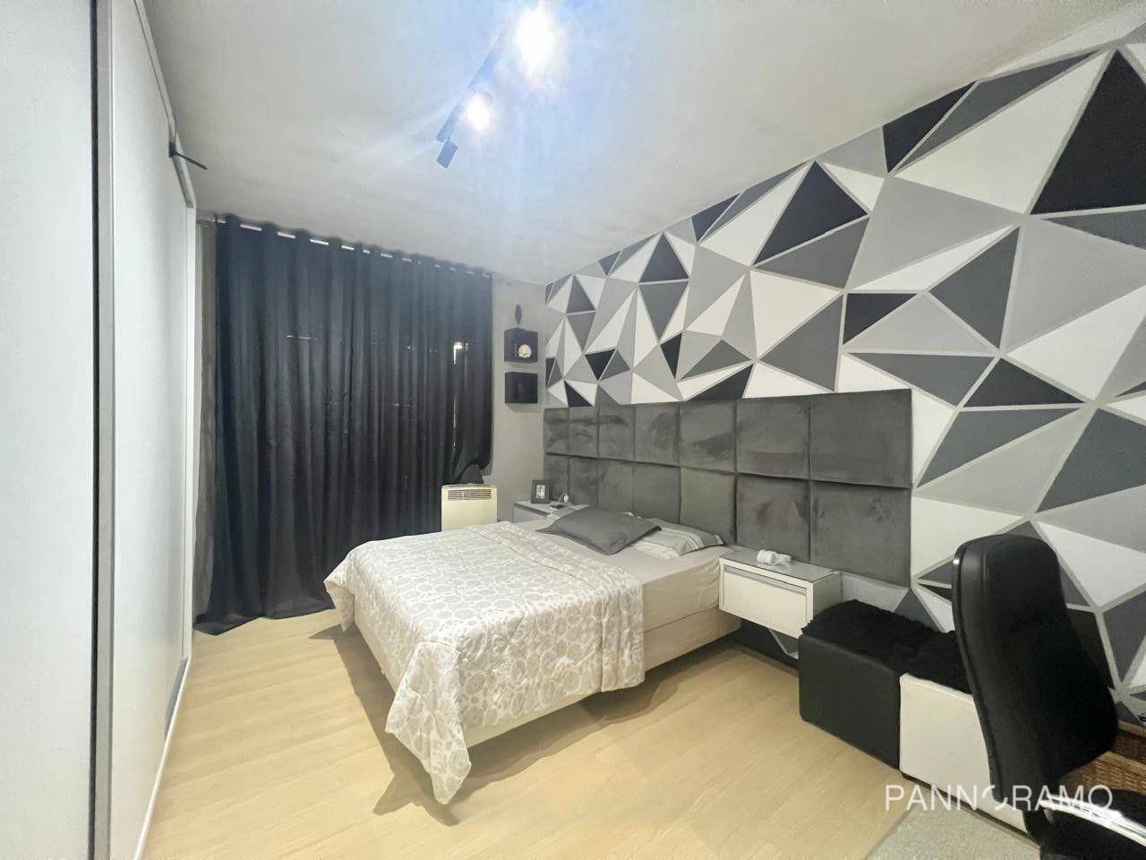 Casa à venda com 4 quartos, 300m² - Foto 18