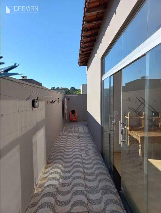 Casa de Condomínio à venda com 3 quartos, 150m² - Foto 2