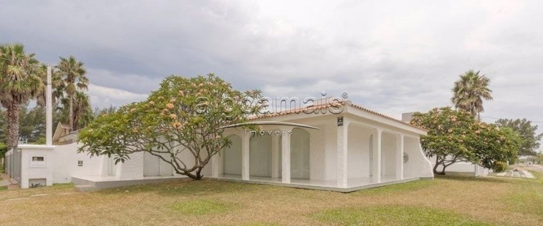 Casa à venda com 4 quartos, 209m² - Foto 2