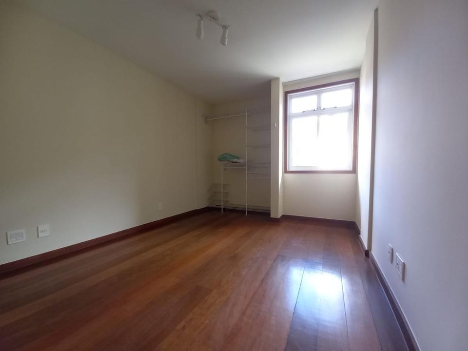 Apartamento à venda com 3 quartos, 140m² - Foto 15