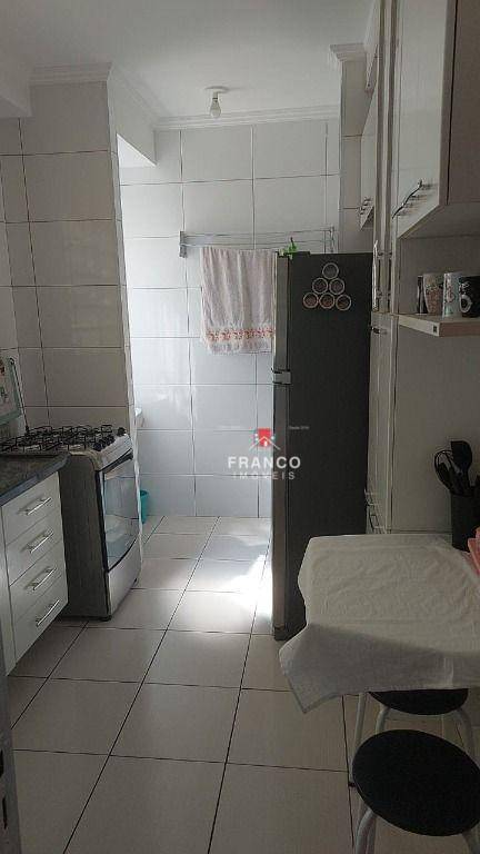 Apartamento à venda com 2 quartos, 64m² - Foto 8