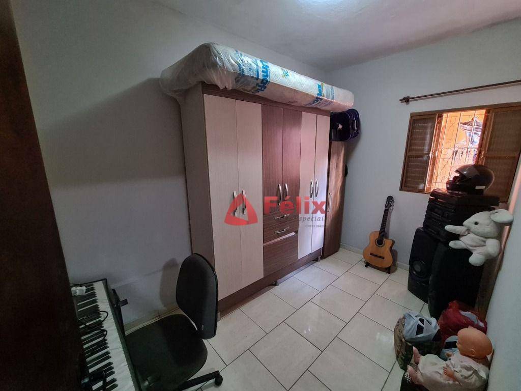 Casa à venda com 3 quartos, 131m² - Foto 14