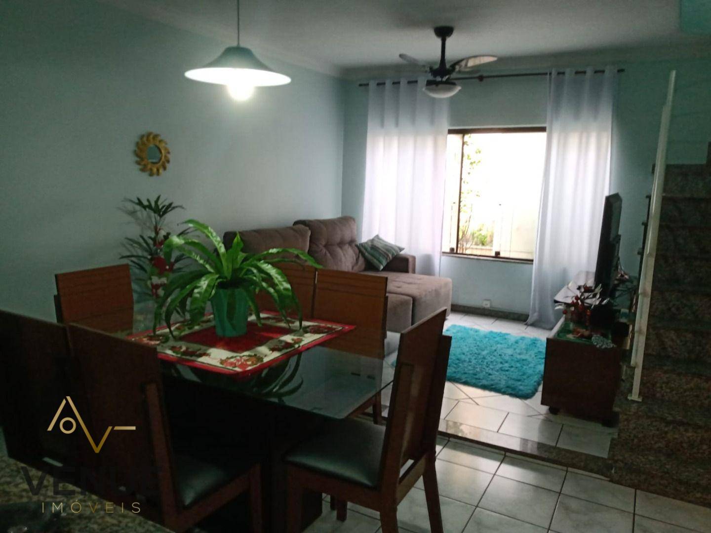 Sobrado à venda com 3 quartos, 110m² - Foto 1