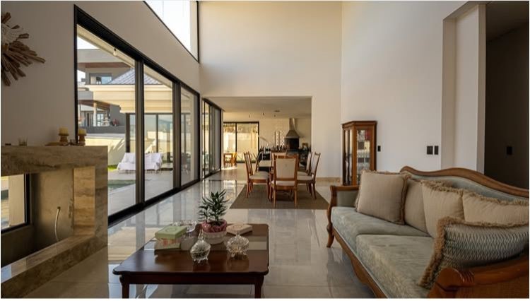 Casa de Condomínio à venda com 4 quartos, 700m² - Foto 2