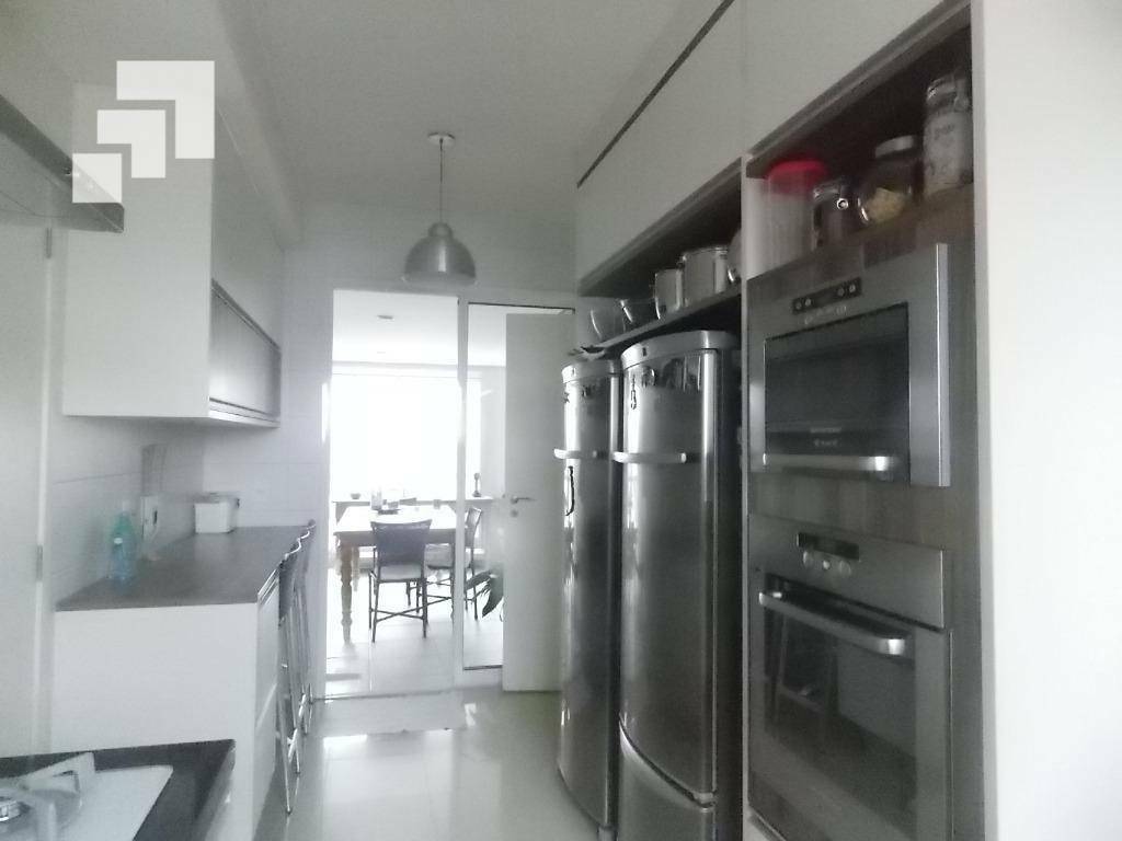 Apartamento à venda com 3 quartos, 187m² - Foto 9