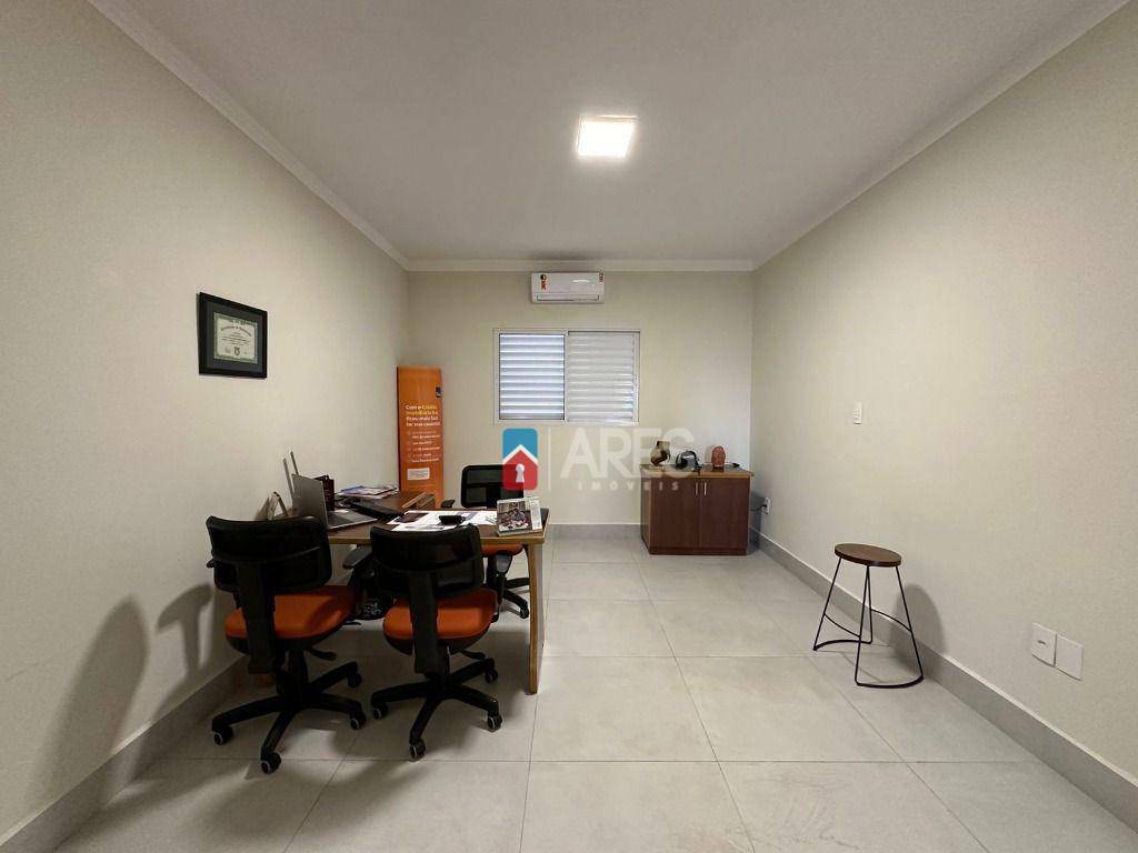 Casa para alugar com 5 quartos, 300m² - Foto 18