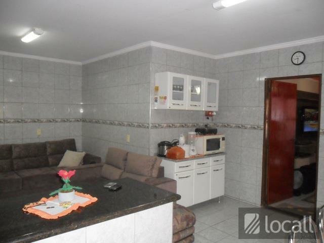 Casa à venda com 3 quartos, 200m² - Foto 9