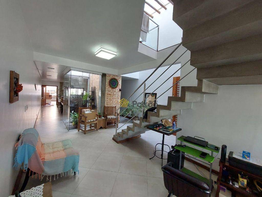 Sobrado à venda com 4 quartos, 384m² - Foto 10