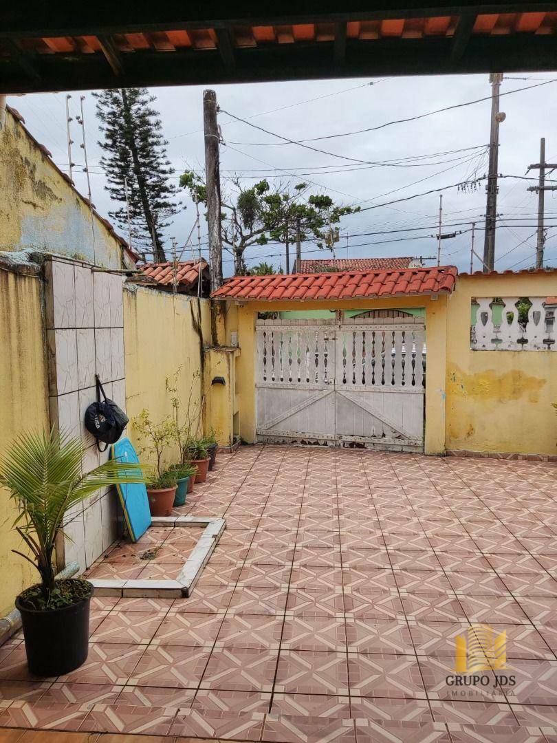 Casa à venda com 3 quartos, 100m² - Foto 1