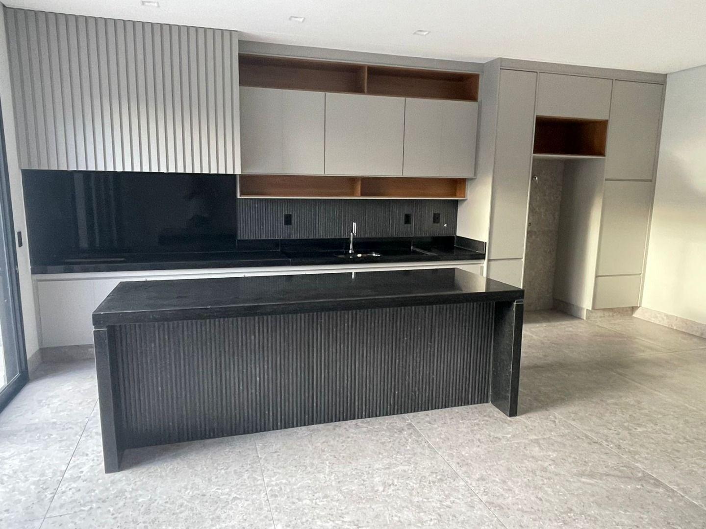 Casa à venda com 3 quartos, 211m² - Foto 27