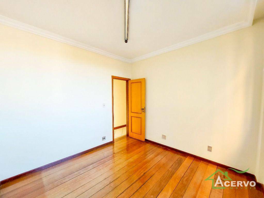 Apartamento à venda com 4 quartos, 203m² - Foto 10