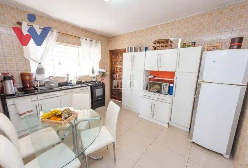 Casa à venda com 4 quartos, 220m² - Foto 5