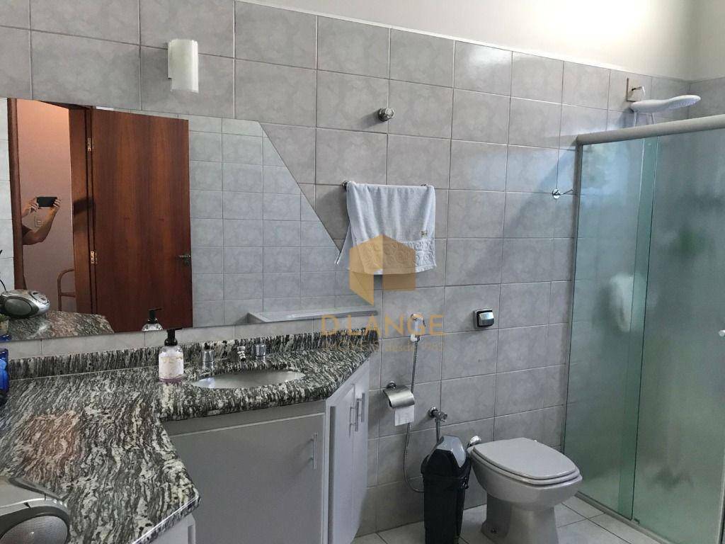 Casa à venda com 4 quartos, 338m² - Foto 15