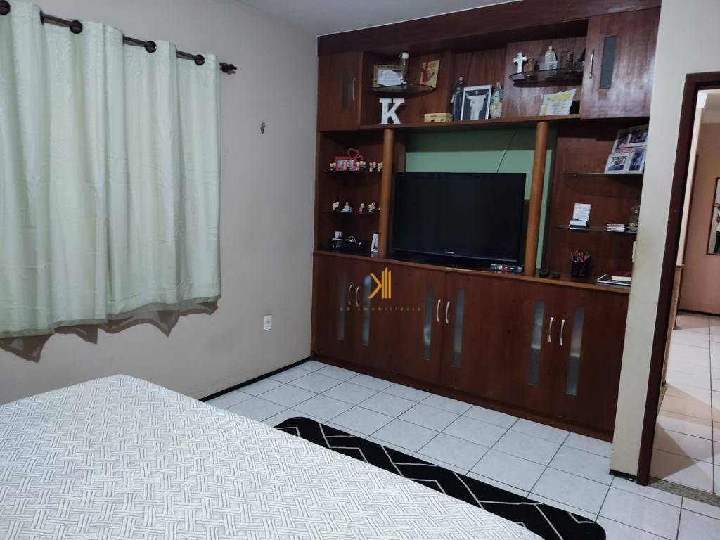 Casa à venda com 4 quartos, 250m² - Foto 17