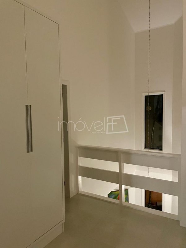 Casa à venda com 5 quartos, 76m² - Foto 14