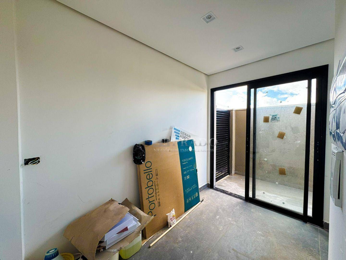 Casa à venda com 4 quartos, 347m² - Foto 14