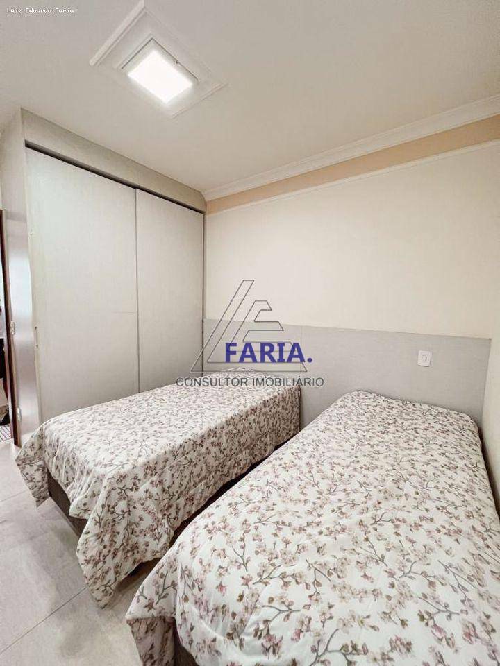 Apartamento à venda com 4 quartos, 213m² - Foto 12