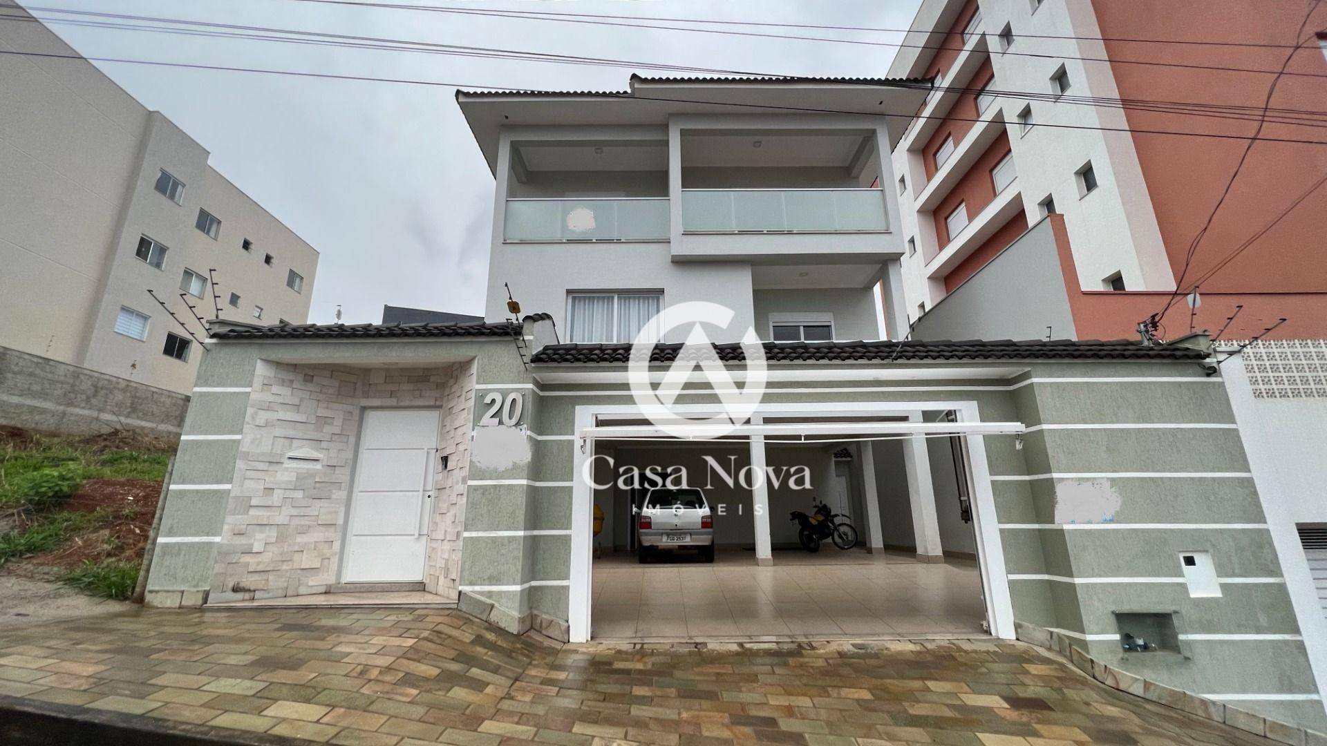 Casa à venda com 4 quartos, 409m² - Foto 1