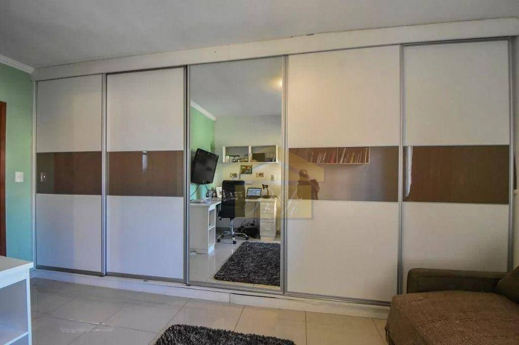 Sobrado à venda com 3 quartos, 200m² - Foto 17