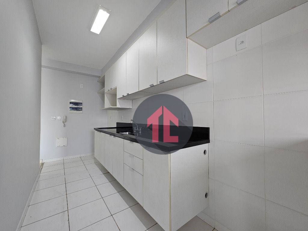 Apartamento à venda com 2 quartos, 65m² - Foto 4