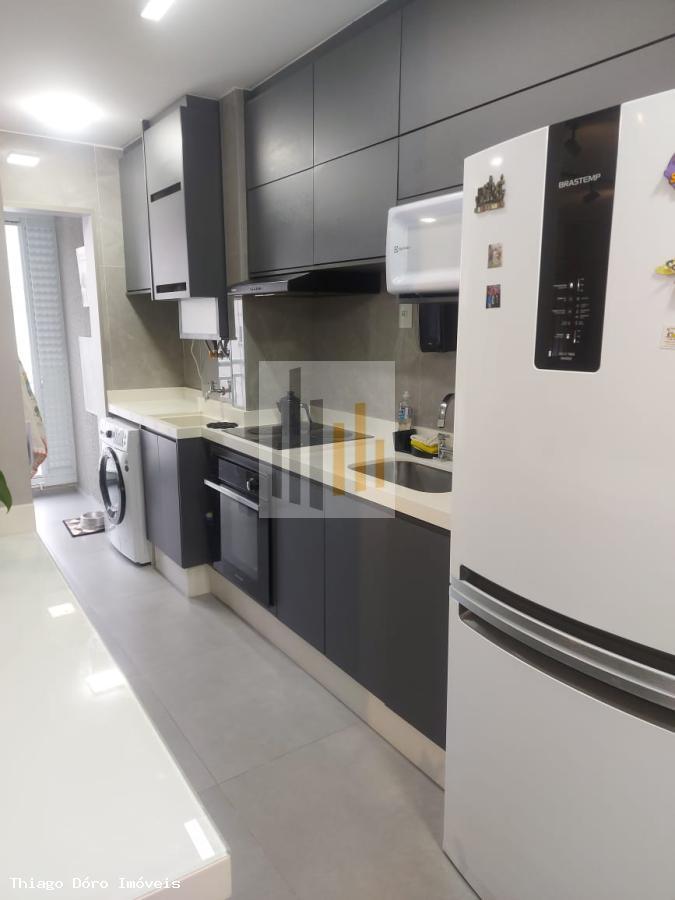 Apartamento à venda com 2 quartos, 63m² - Foto 9