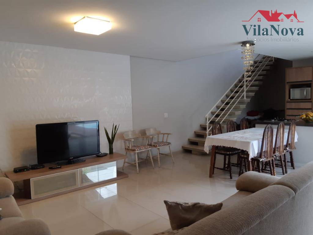 Casa à venda com 3 quartos, 198m² - Foto 4