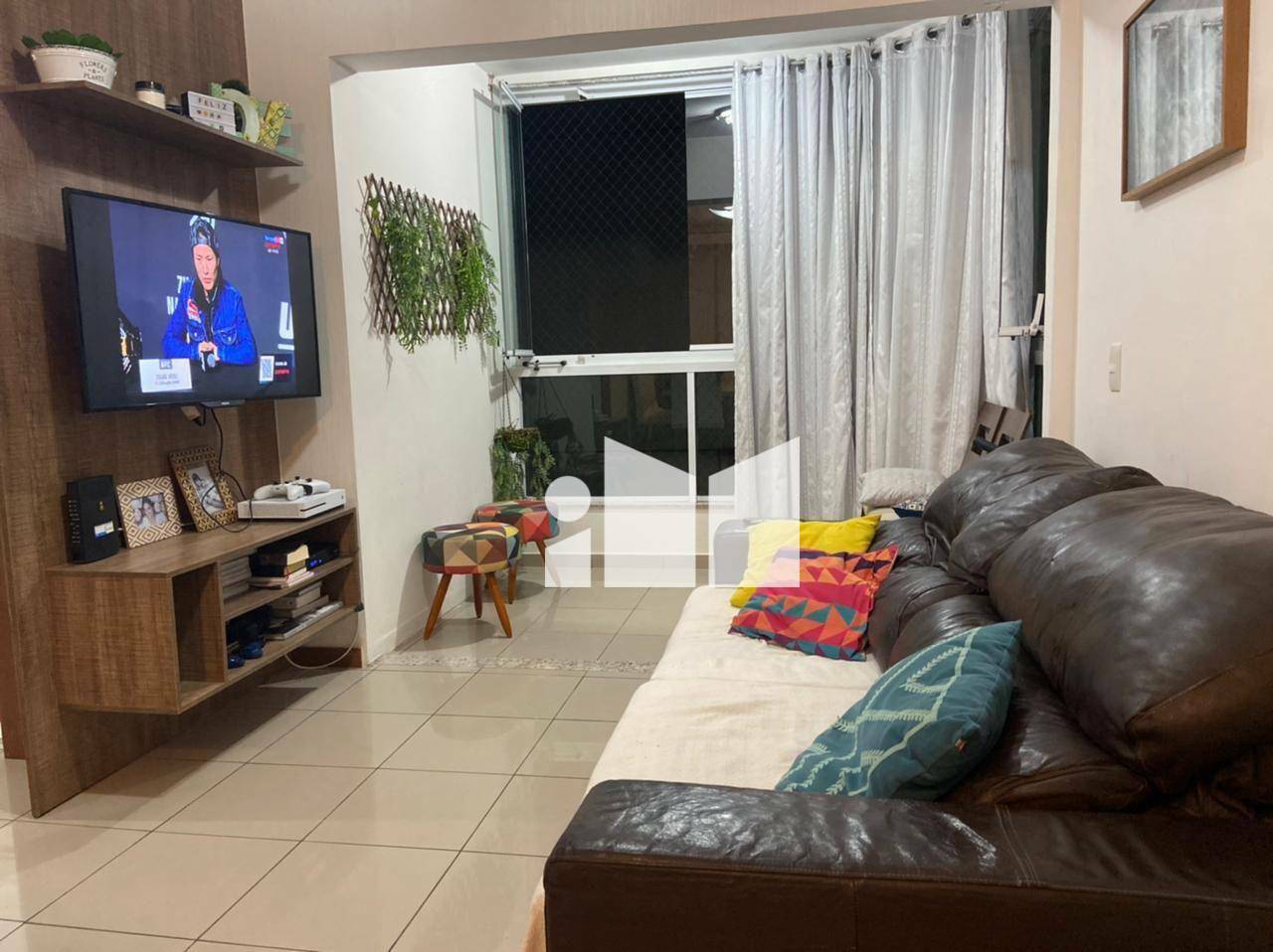 Apartamento à venda com 2 quartos, 70m² - Foto 5