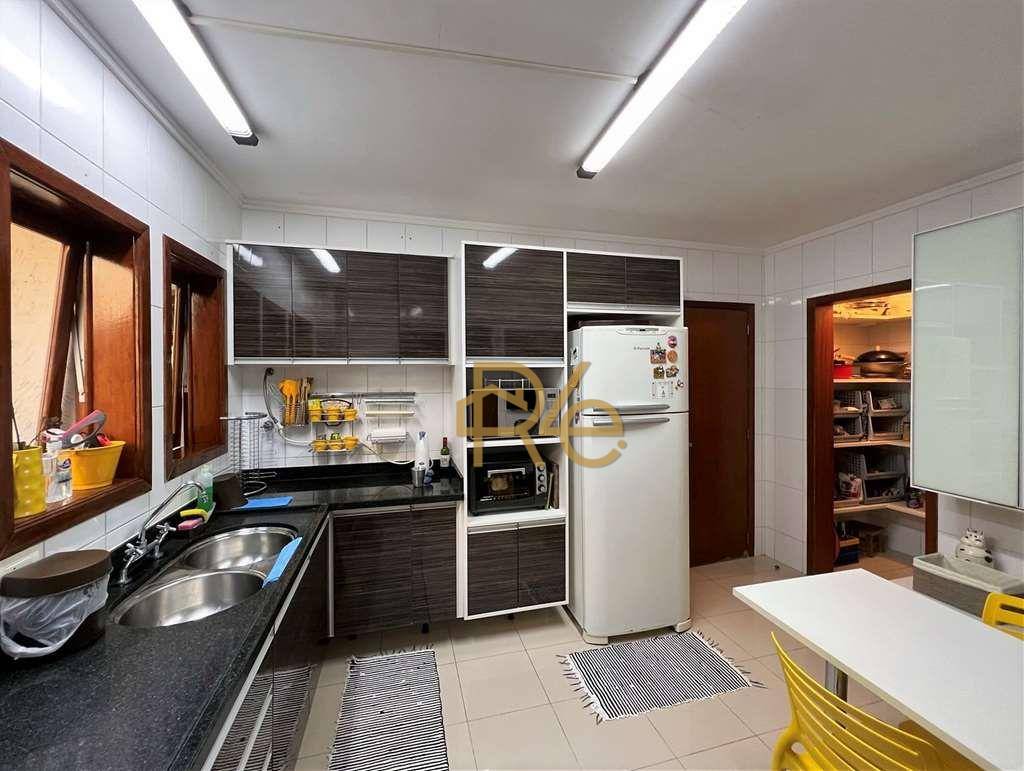 Casa de Condomínio à venda com 4 quartos, 308m² - Foto 18