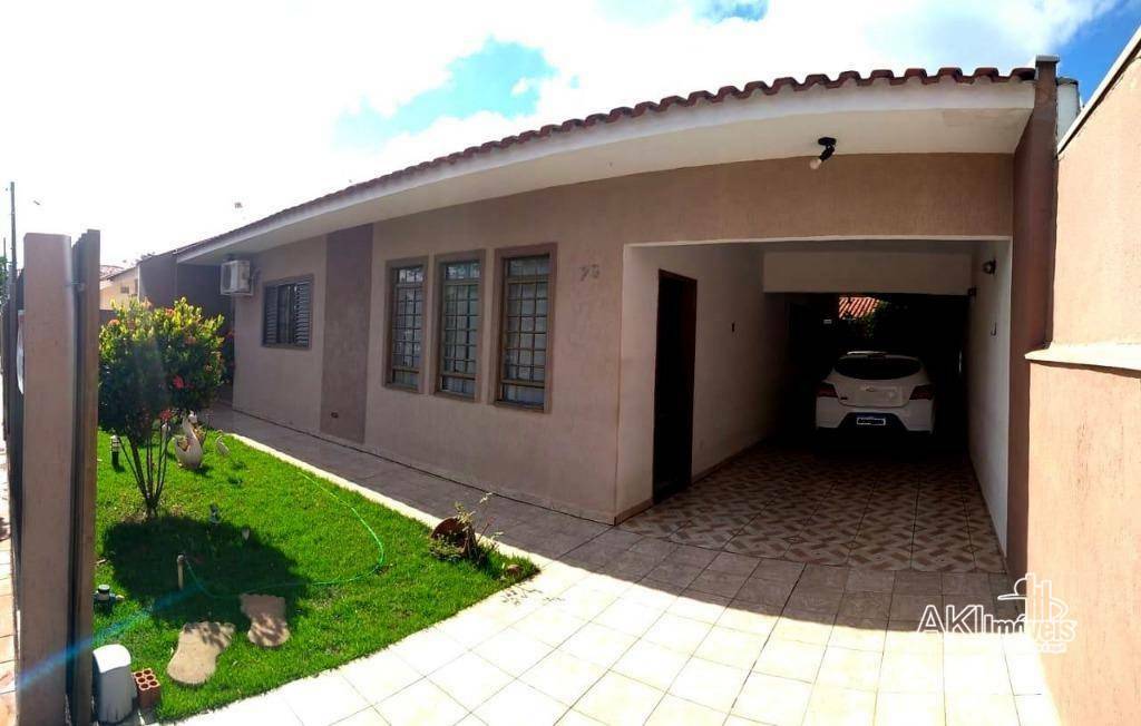 Casa à venda com 3 quartos, 160m² - Foto 1