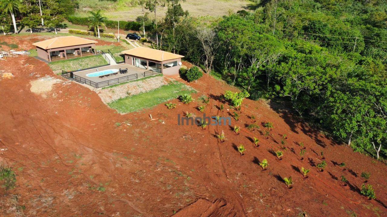 Chácara à venda com 3 quartos, 2400m² - Foto 2