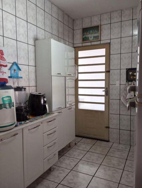 Casa à venda com 2 quartos, 150m² - Foto 13