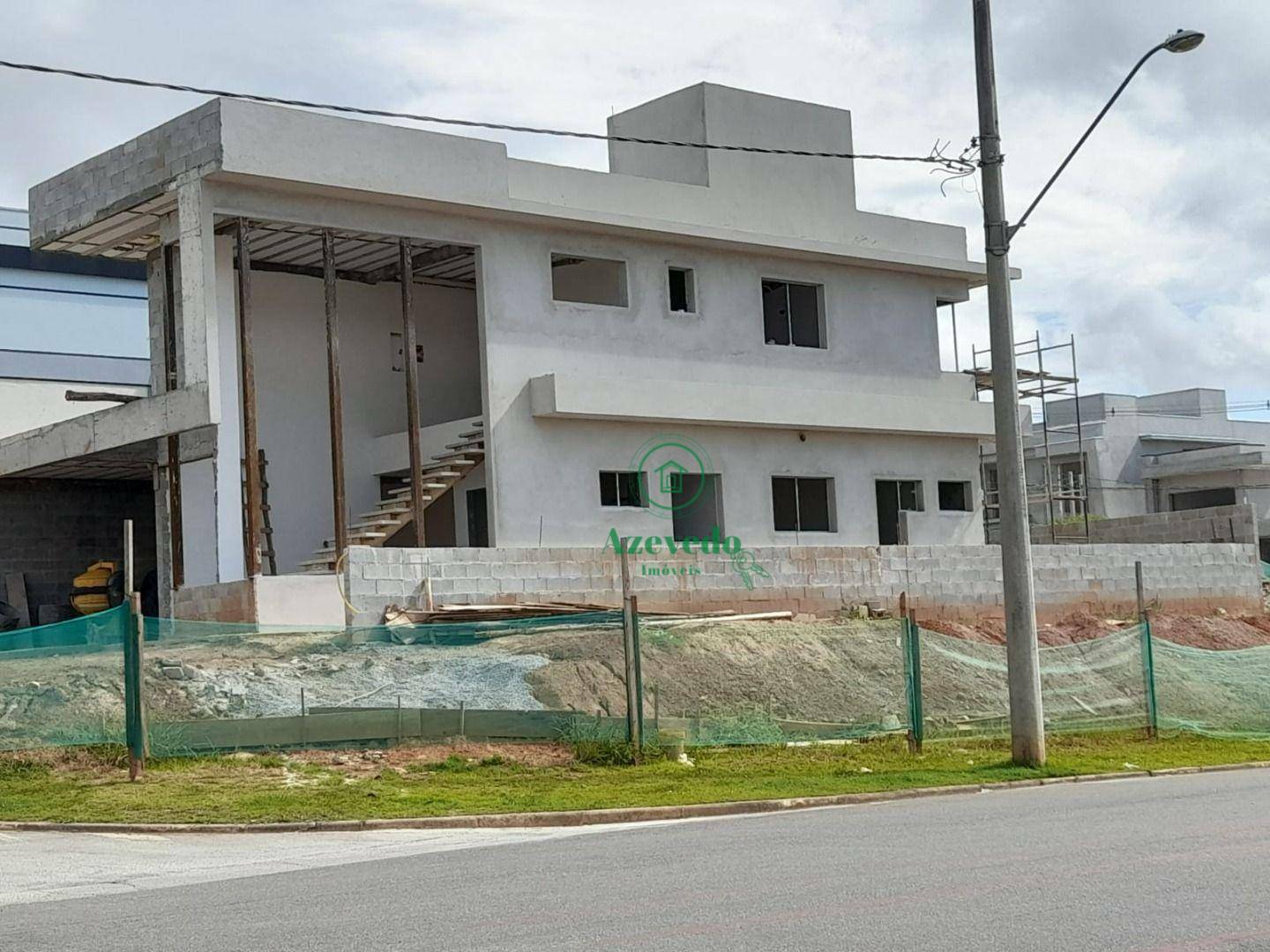 Sobrado à venda com 3 quartos, 280m² - Foto 1