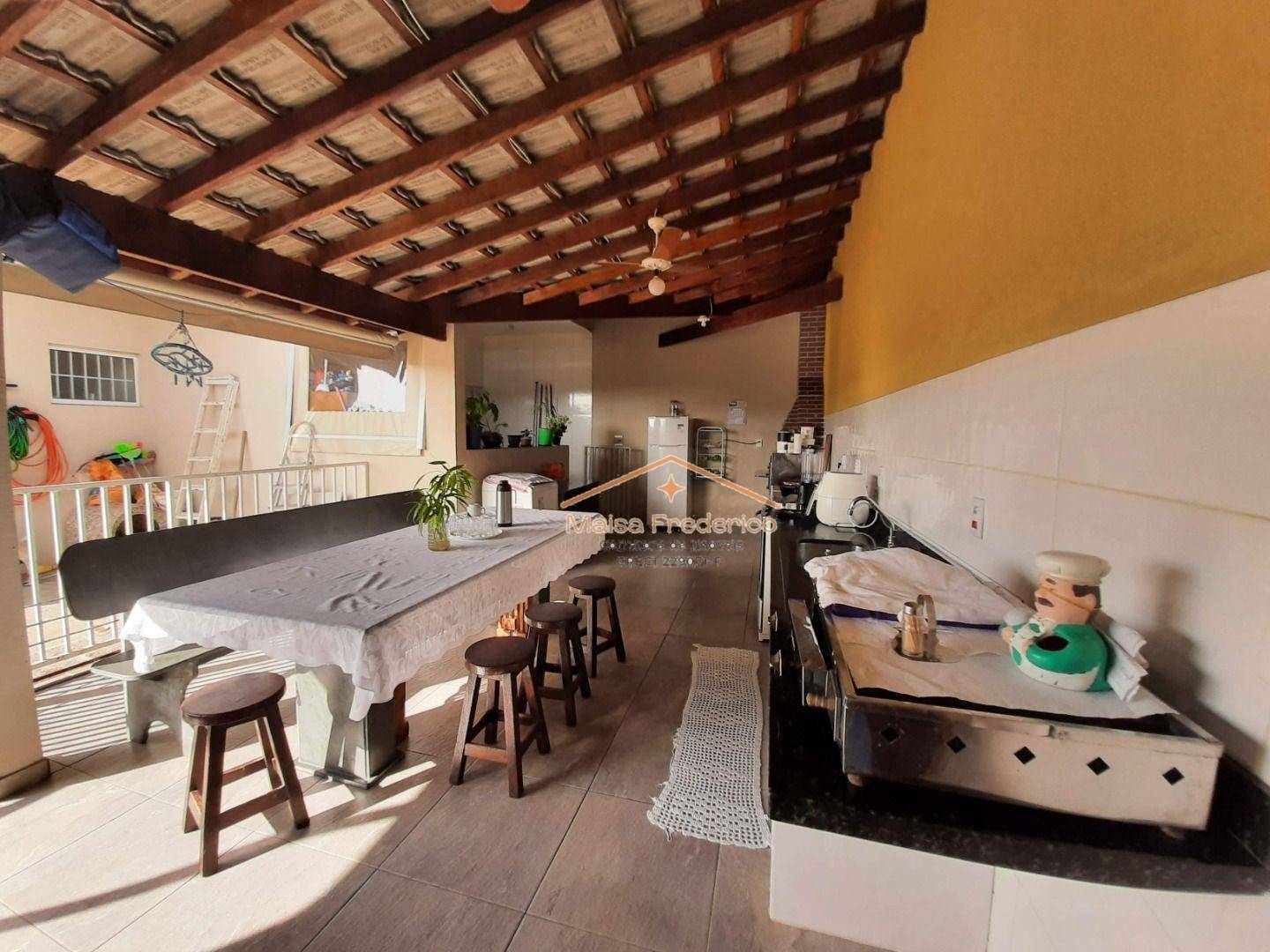 Casa à venda com 4 quartos, 300m² - Foto 11