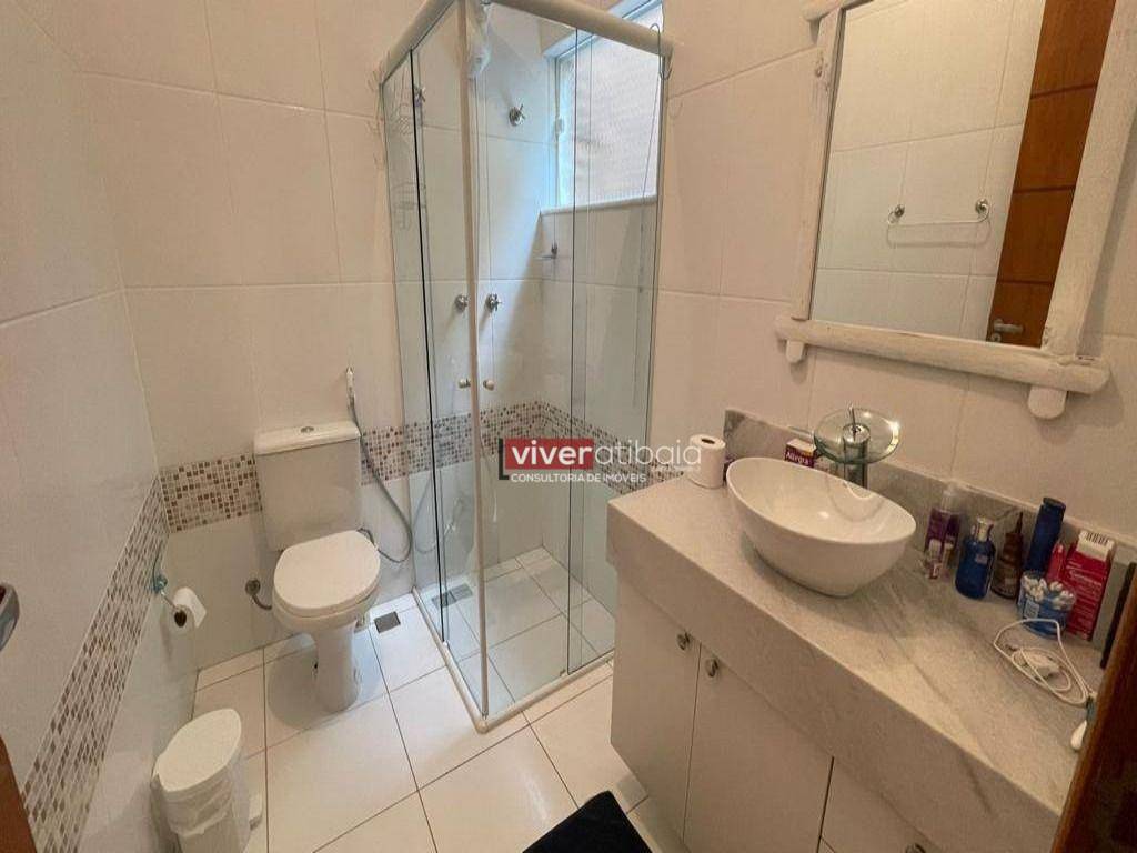 Casa à venda com 3 quartos, 240m² - Foto 14