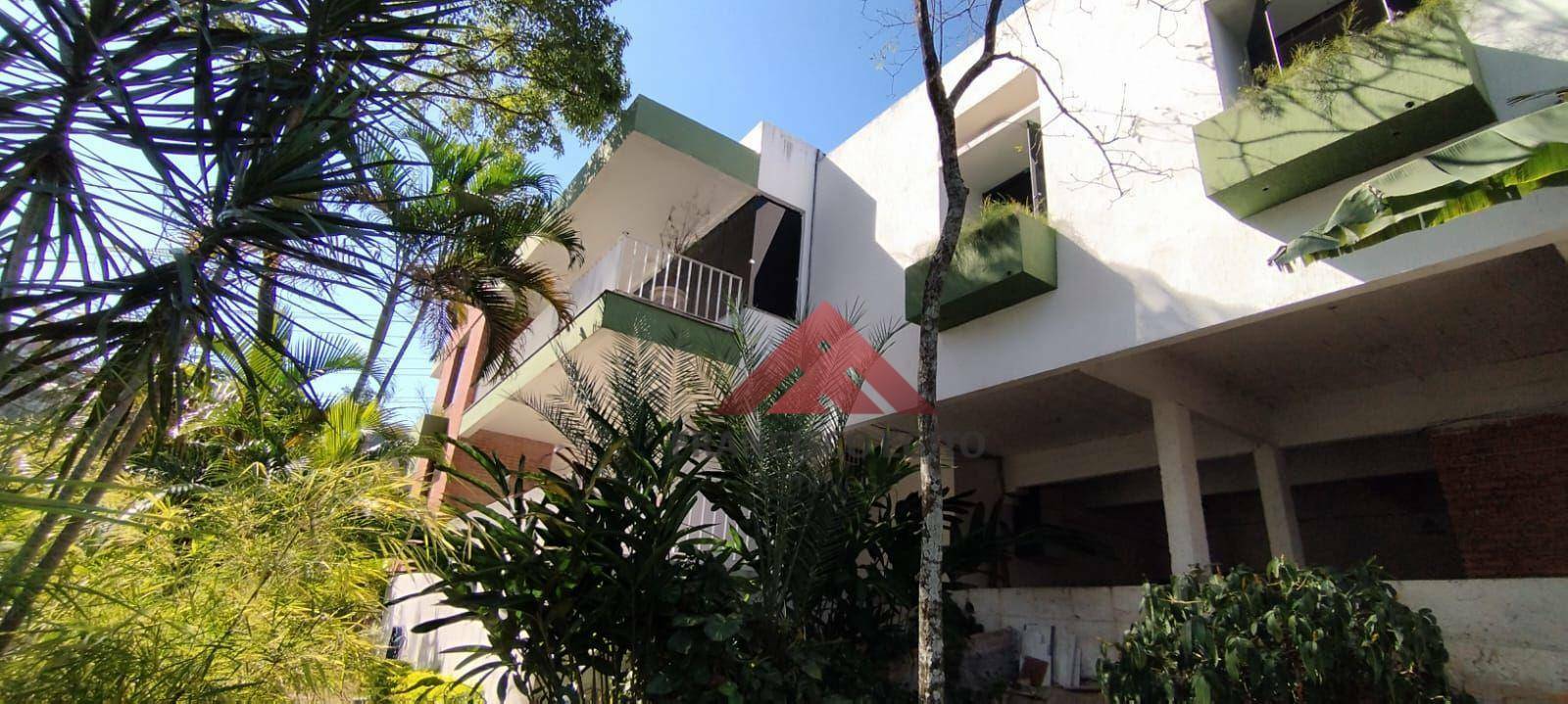 Casa à venda com 4 quartos, 440m² - Foto 2