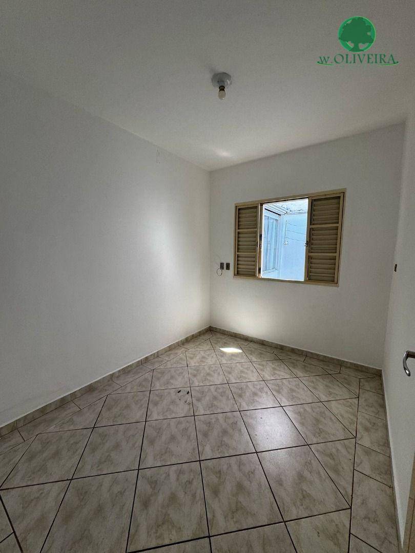 Casa à venda com 2 quartos, 125m² - Foto 1