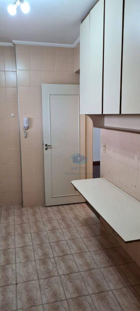 Apartamento à venda com 2 quartos, 70m² - Foto 15