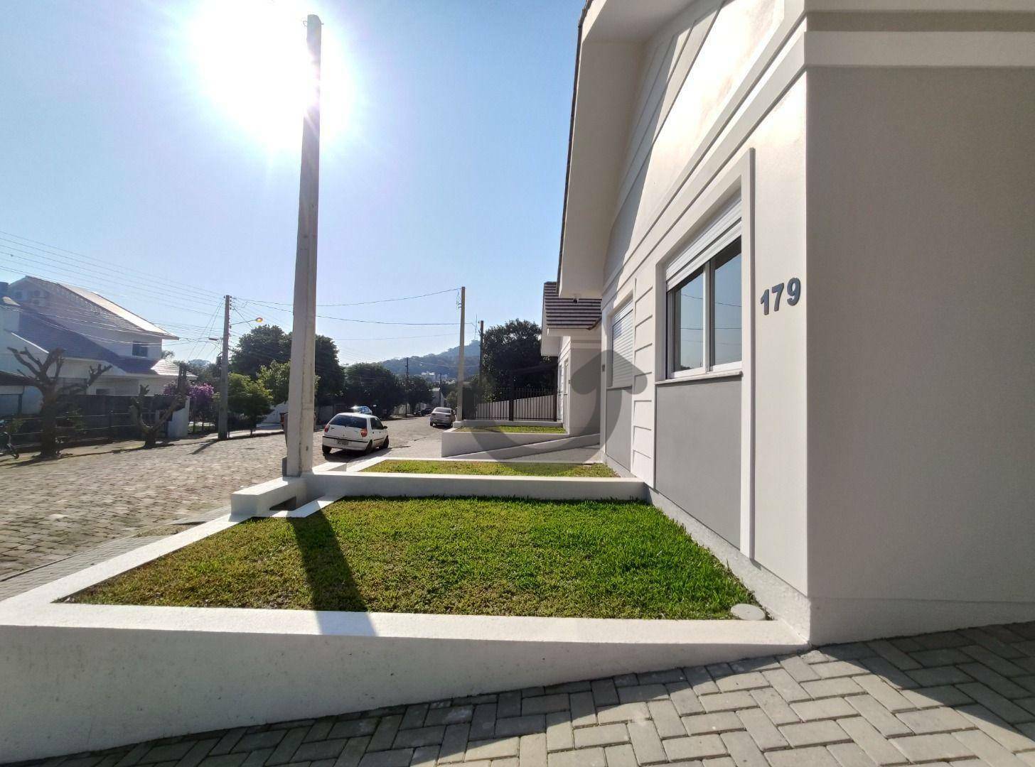 Casa à venda com 2 quartos, 52m² - Foto 4