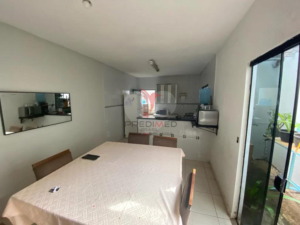 Casa à venda com 3 quartos, 100m² - Foto 4