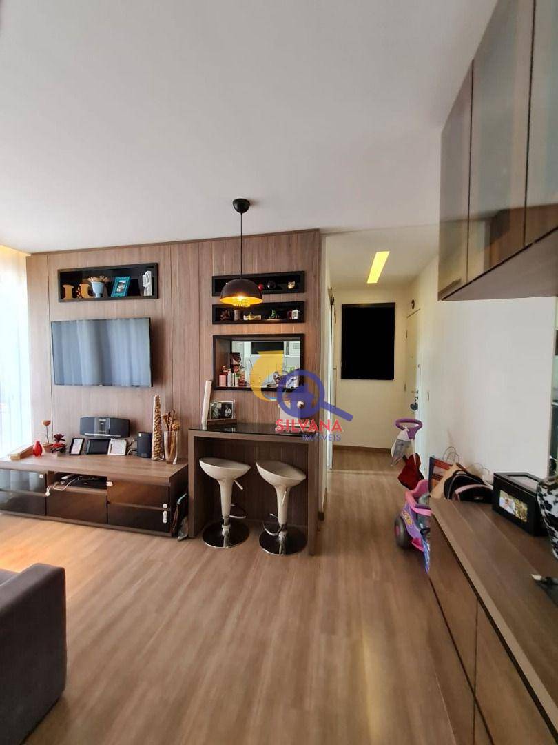 Apartamento à venda com 2 quartos, 67m² - Foto 4