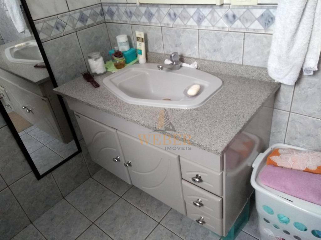 Casa à venda com 3 quartos, 300m² - Foto 17