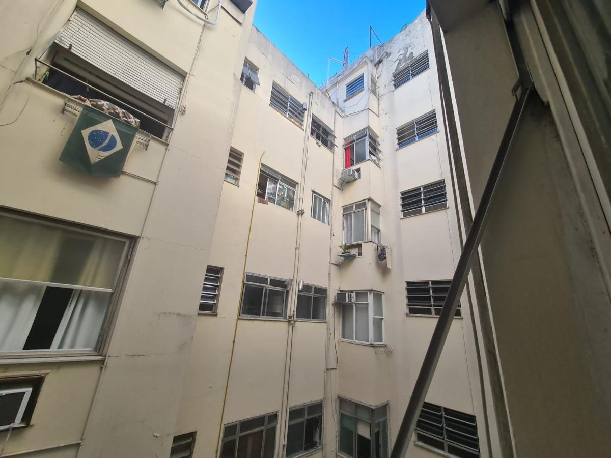 Apartamento à venda com 1 quarto, 32m² - Foto 2