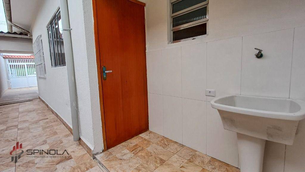 Casa à venda com 2 quartos, 70m² - Foto 12