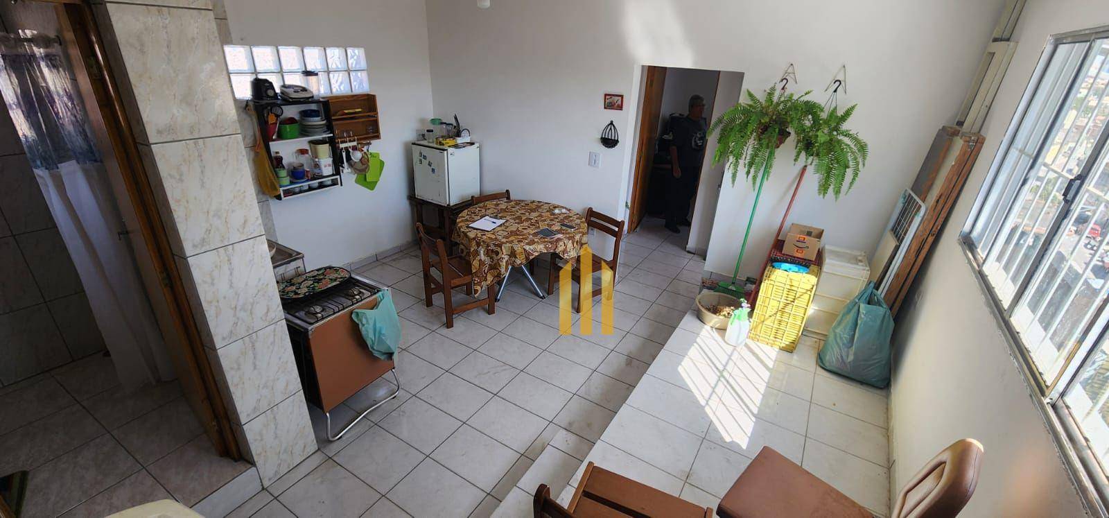 Casa para alugar com 2 quartos, 90m² - Foto 2