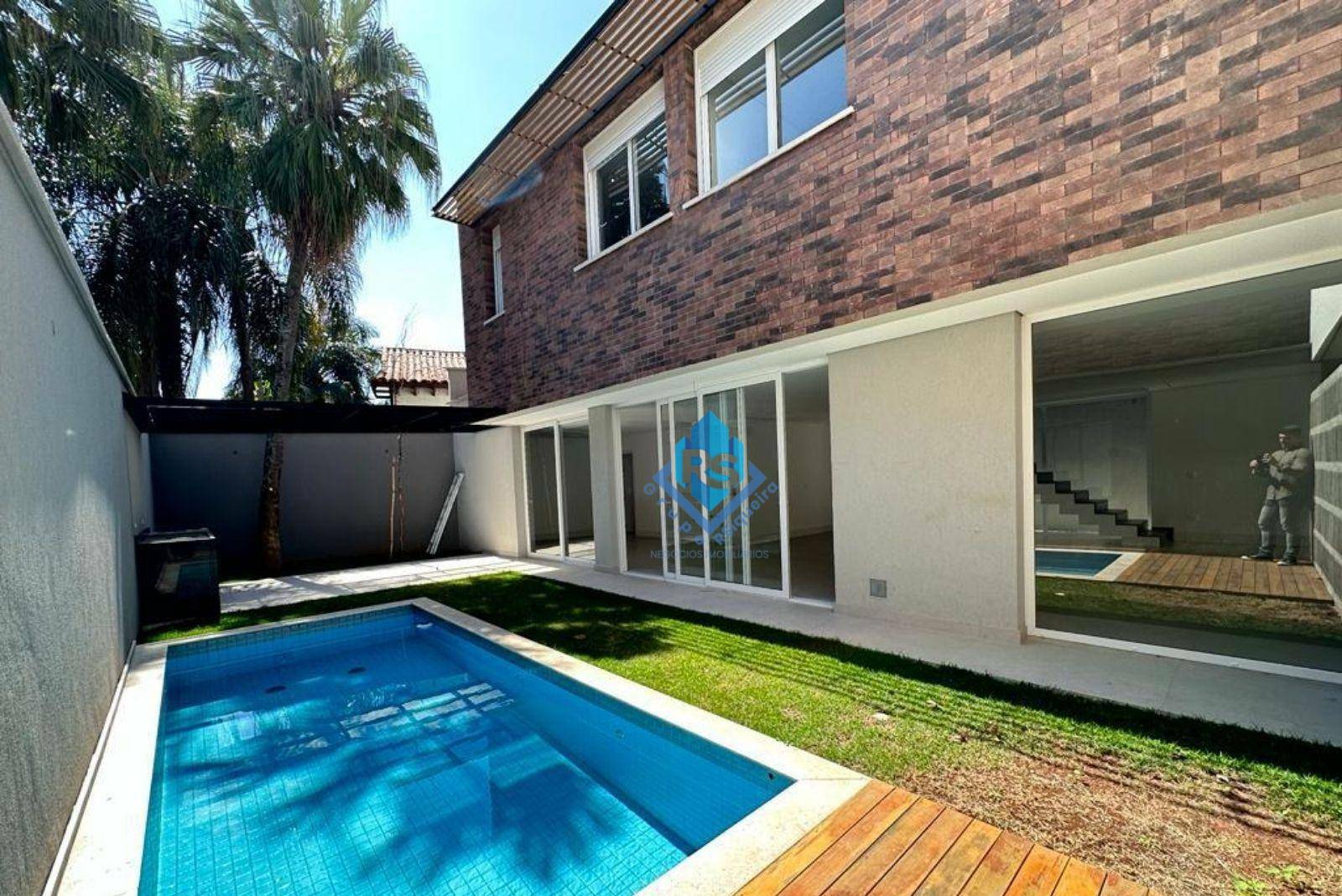 Casa de Condomínio à venda com 3 quartos, 472M2 - Foto 1